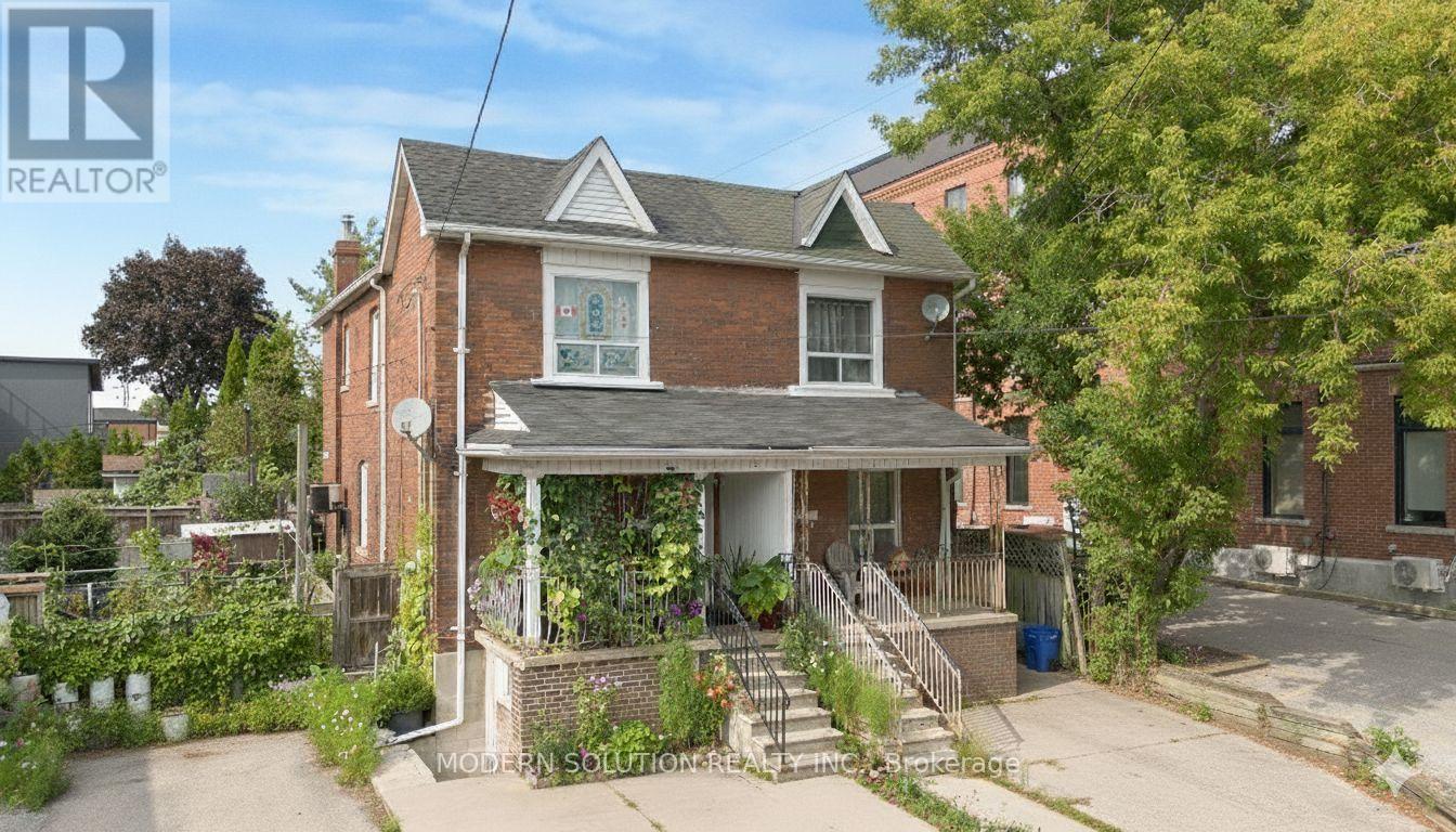 2 ROCKWELL AVENUE, Toronto, Ontario