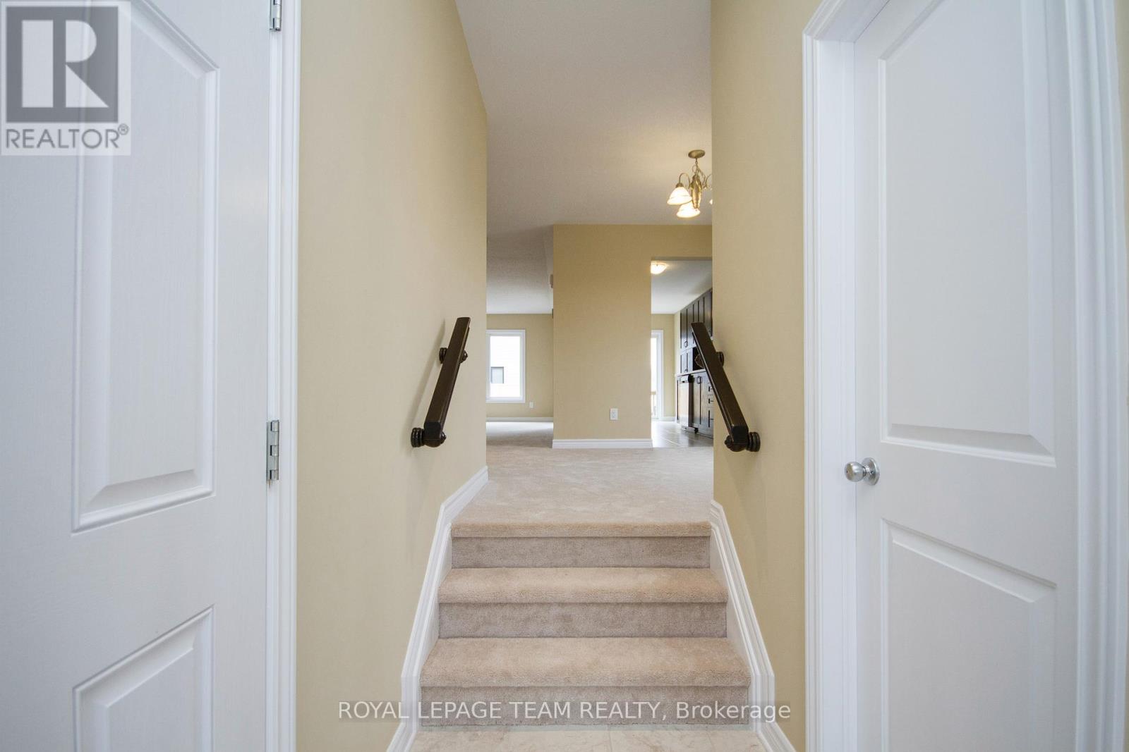 464 Brettonwood Ridge, Ottawa, Ontario  K2T 0K7 - Photo 6 - X12367901