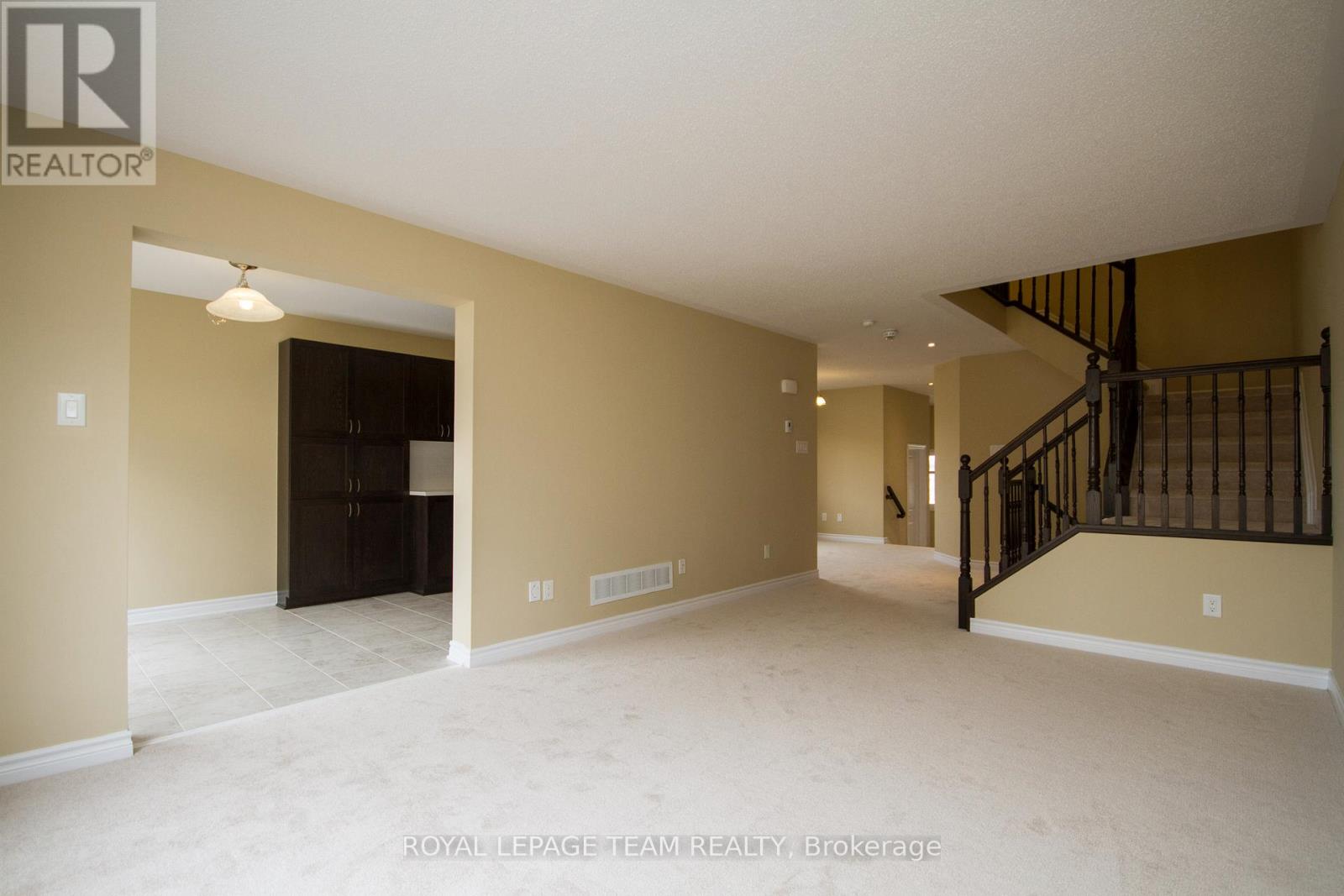 464 Brettonwood Ridge, Ottawa, Ontario  K2T 0K7 - Photo 9 - X12367901