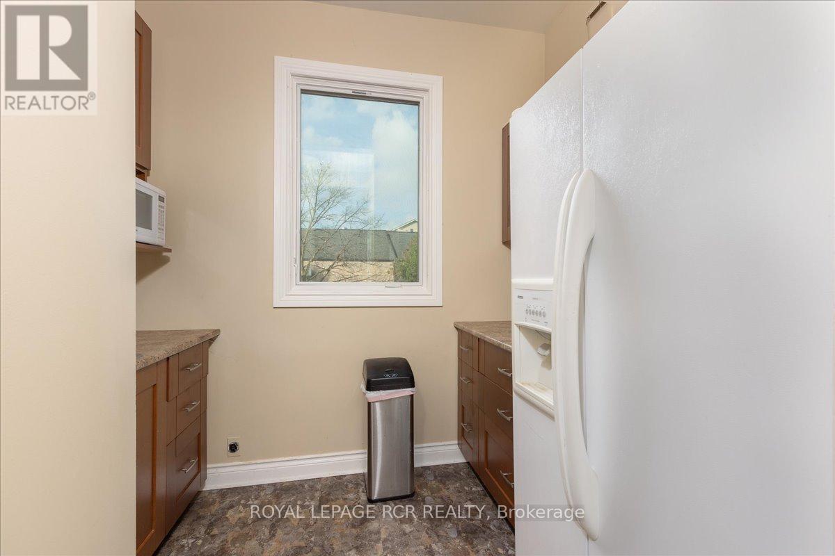 50 Wellington Street E, Aurora (Aurora Village), Ontario  L4G 1H5 - Photo 18 - N12393789