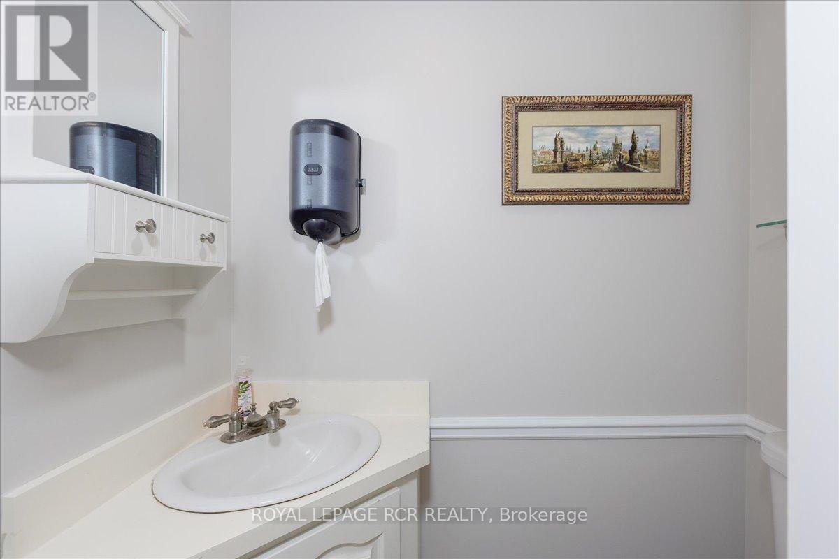 50 Wellington Street E, Aurora (Aurora Village), Ontario  L4G 1H5 - Photo 19 - N12393789