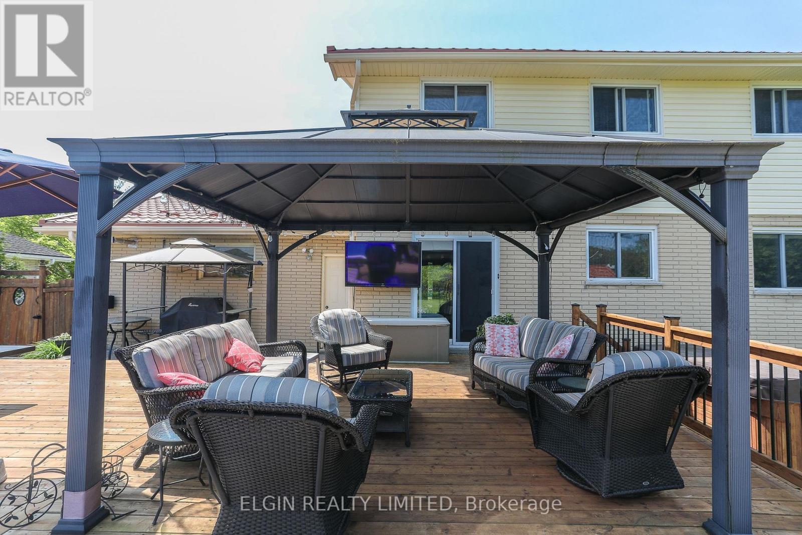 10201 Lynhurst Park Drive, Southwold, Ontario  N5P 2E5 - Photo 30 - X12394300