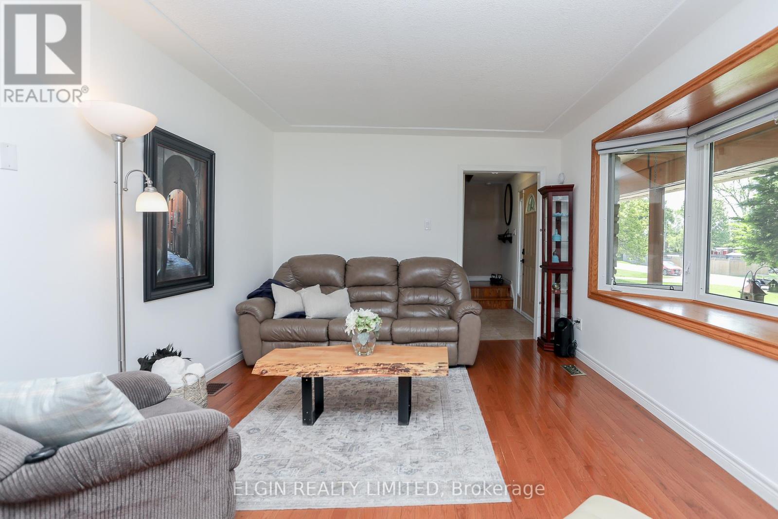 10201 Lynhurst Park Drive, Southwold, Ontario  N5P 2E5 - Photo 4 - X12394300