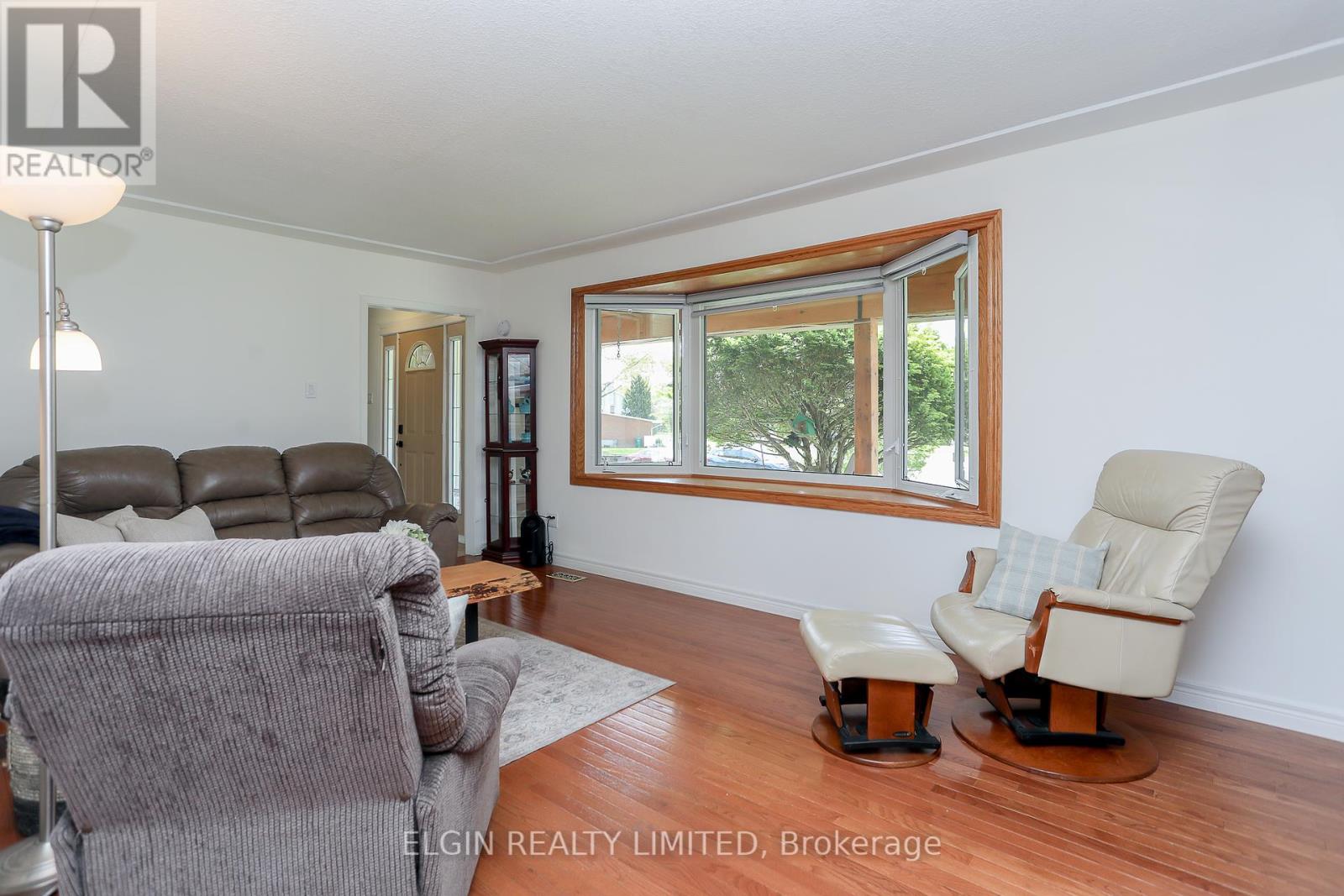 10201 Lynhurst Park Drive, Southwold, Ontario  N5P 2E5 - Photo 5 - X12394300