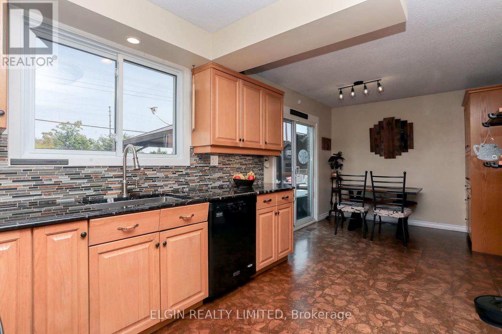 10201 Lynhurst Park Drive, Southwold, Ontario  N5P 2E5 - Photo 7 - X12394300