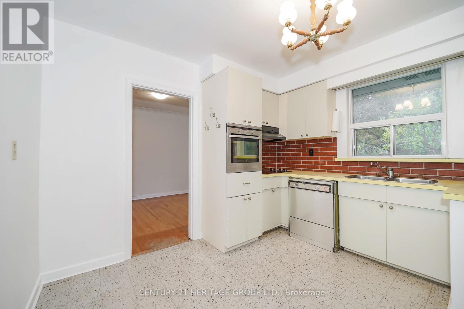 35 Caswell Drive, Toronto, Ontario  M2M 3M2 - Photo 14 - C12291973