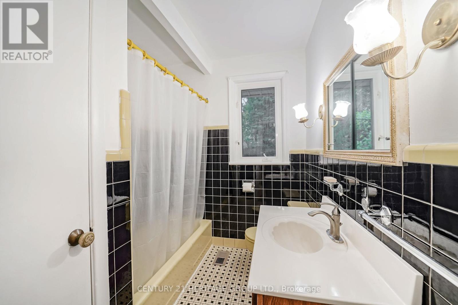 35 Caswell Drive, Toronto, Ontario  M2M 3M2 - Photo 15 - C12291973
