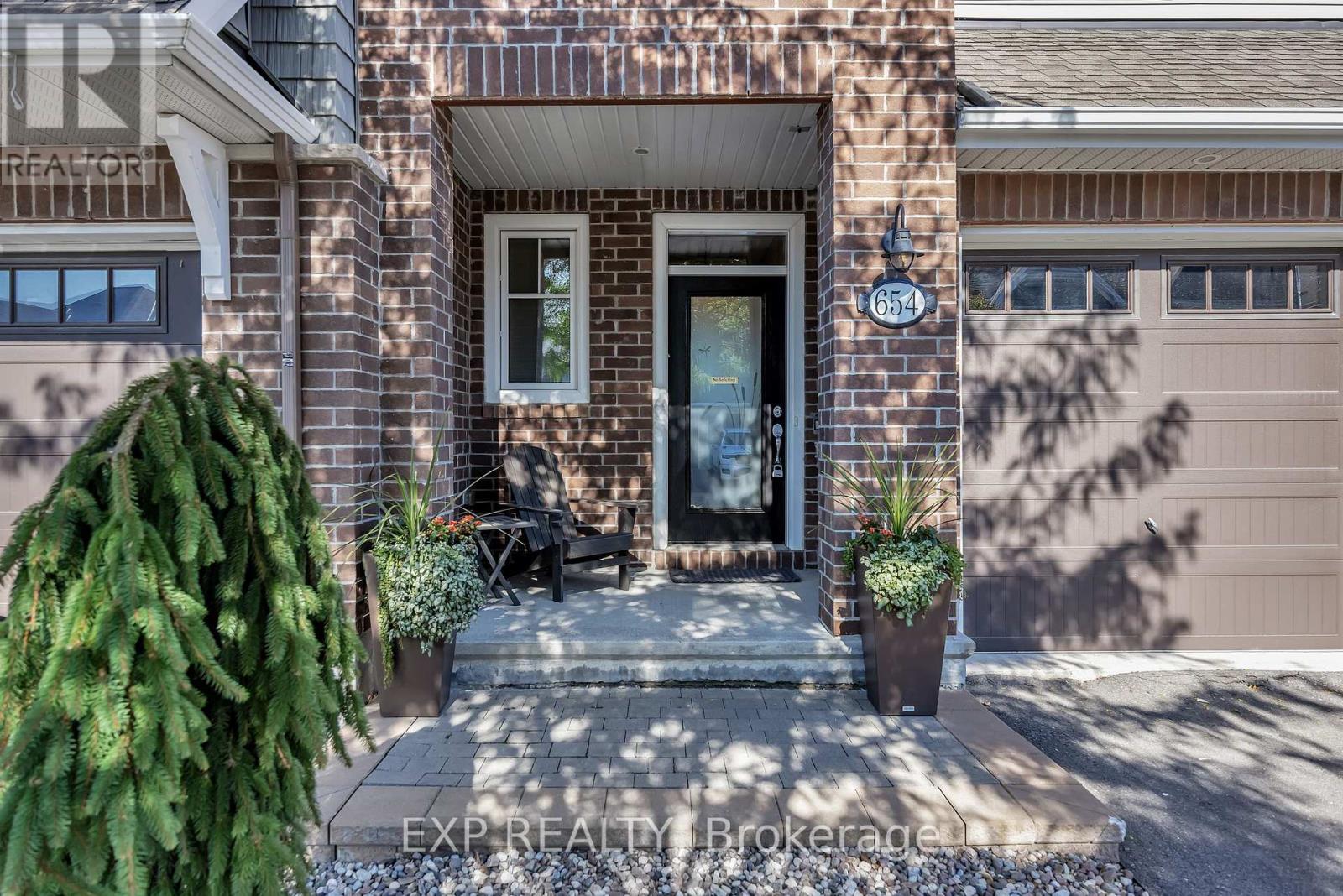 654 Cartographe Street, Ottawa, Ontario  K4A 1B6 - Photo 2 - X12394274