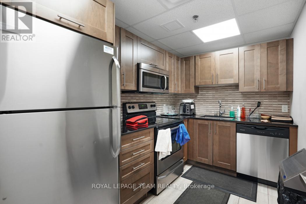 324 - 300c Lett Street, Ottawa, Ontario  K1R 0A8 - Photo 32 - X12394364