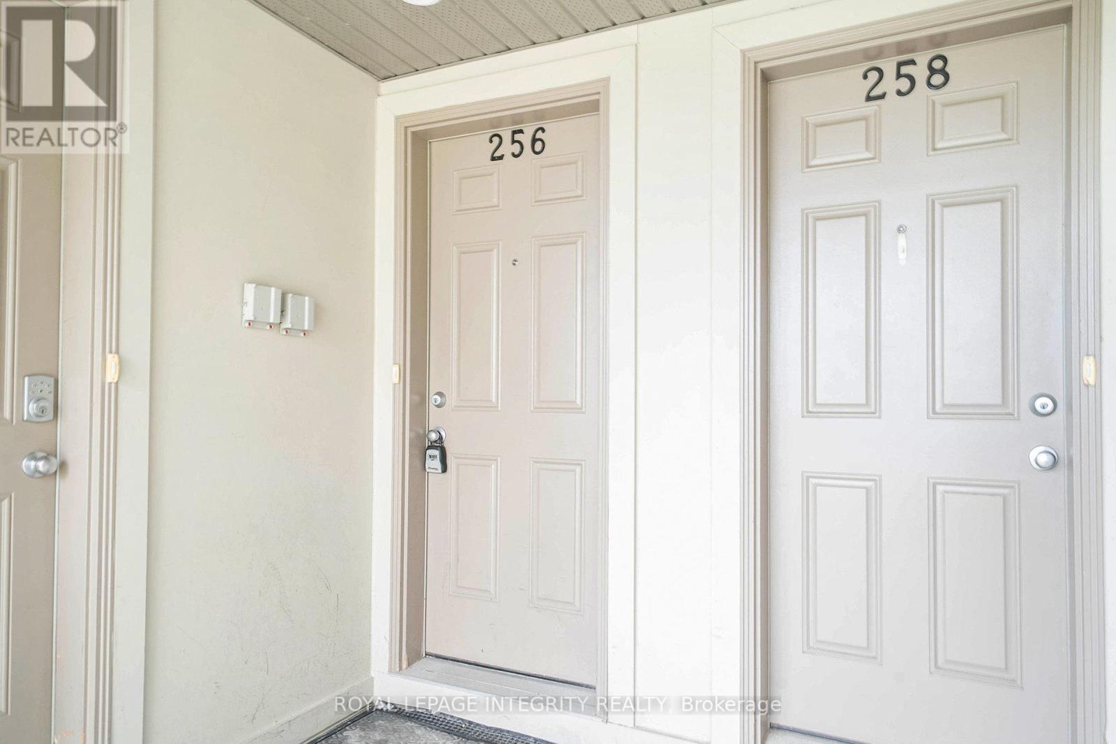 256 Espin Heights, Ottawa, Ontario  K2J 0Y8 - Photo 4 - X12394425