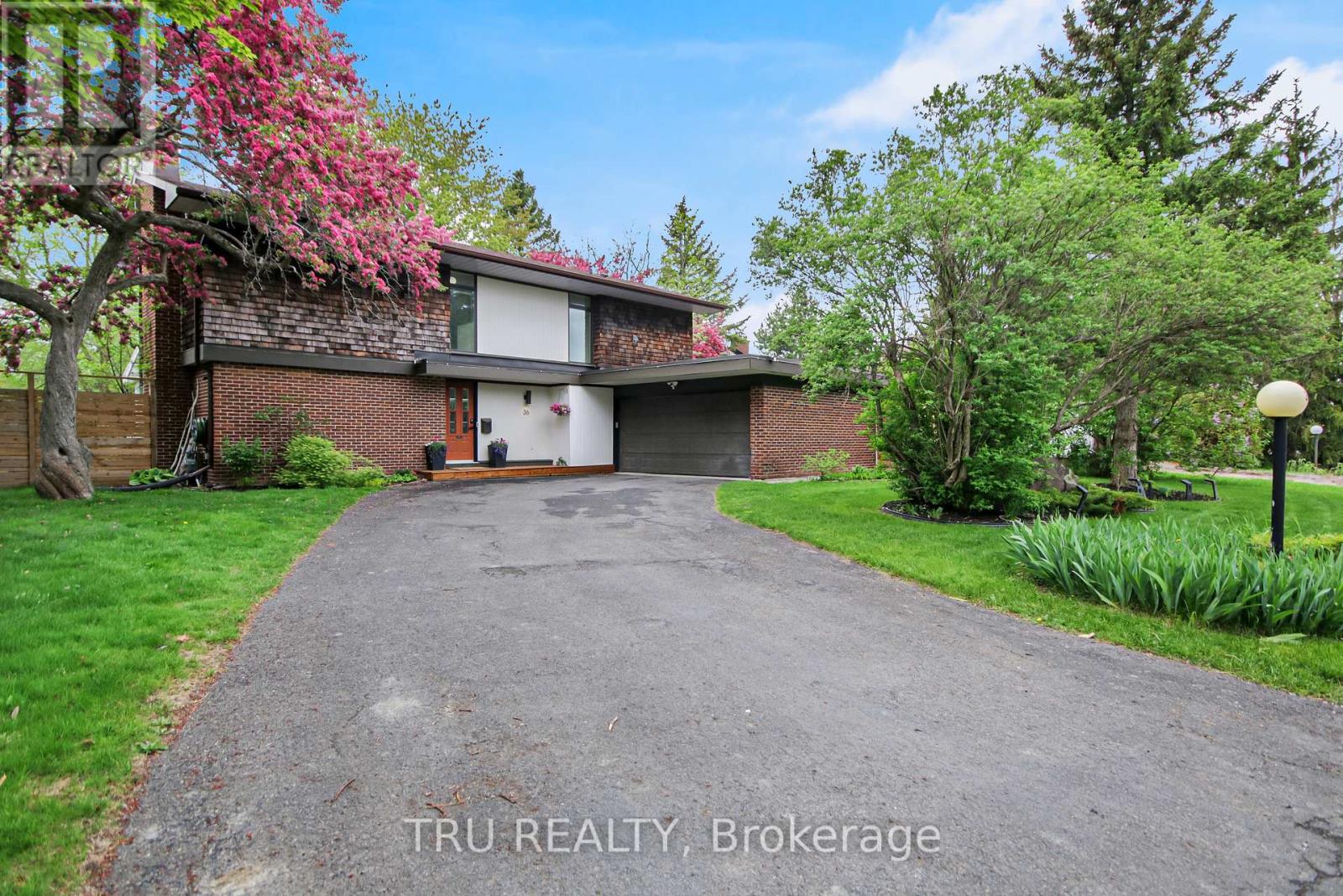 Property at 36 VARLEY DRIVE image 1