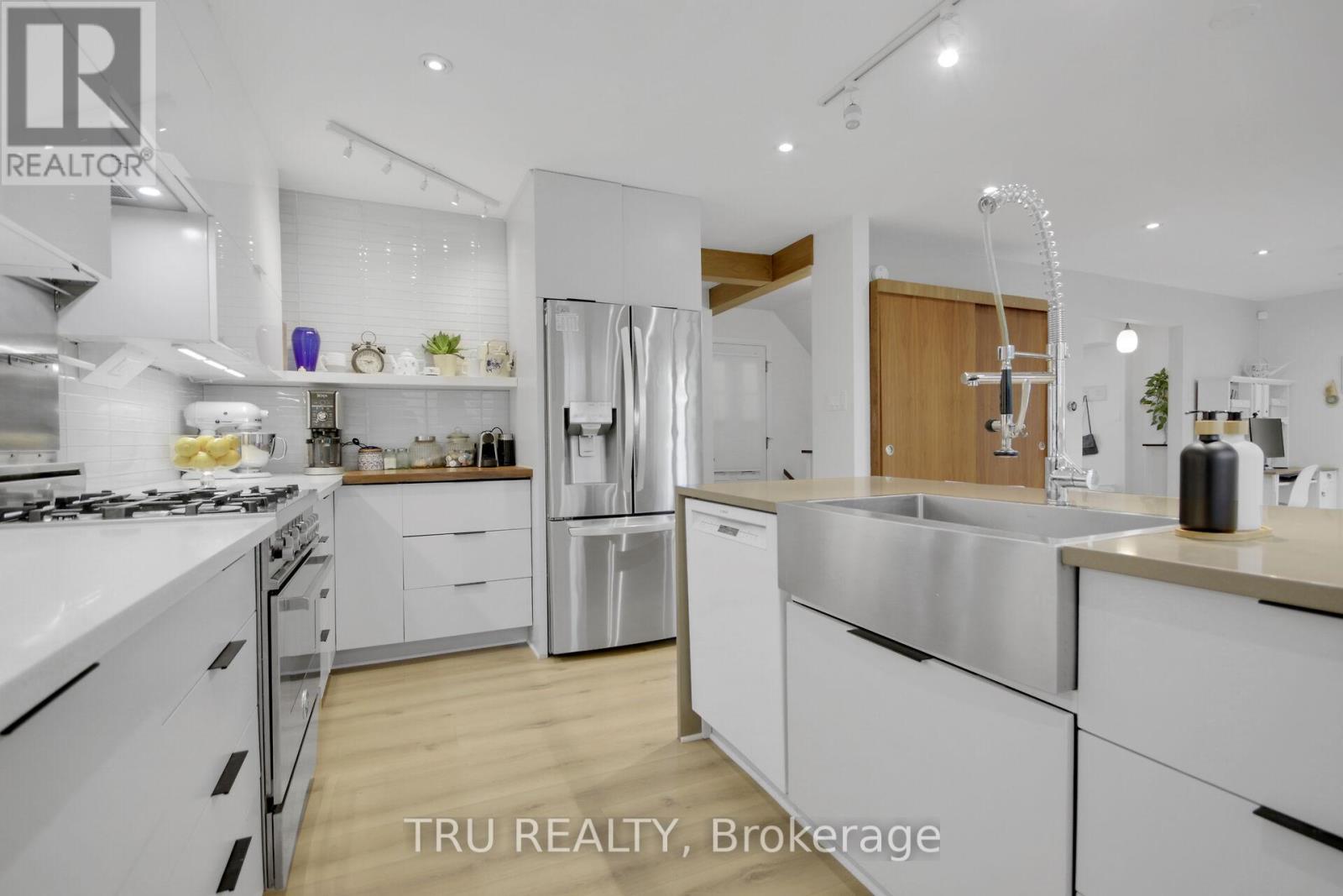 36 Varley Drive, Ottawa, Ontario  K2K 1G2 - Photo 11 - X12394431