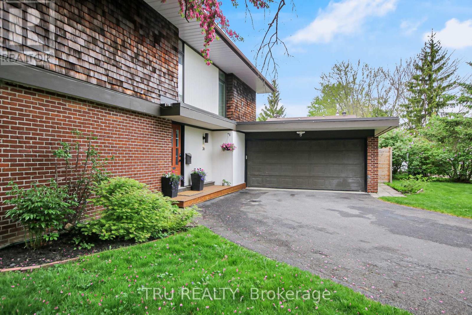 Property at 36 VARLEY DRIVE image 2