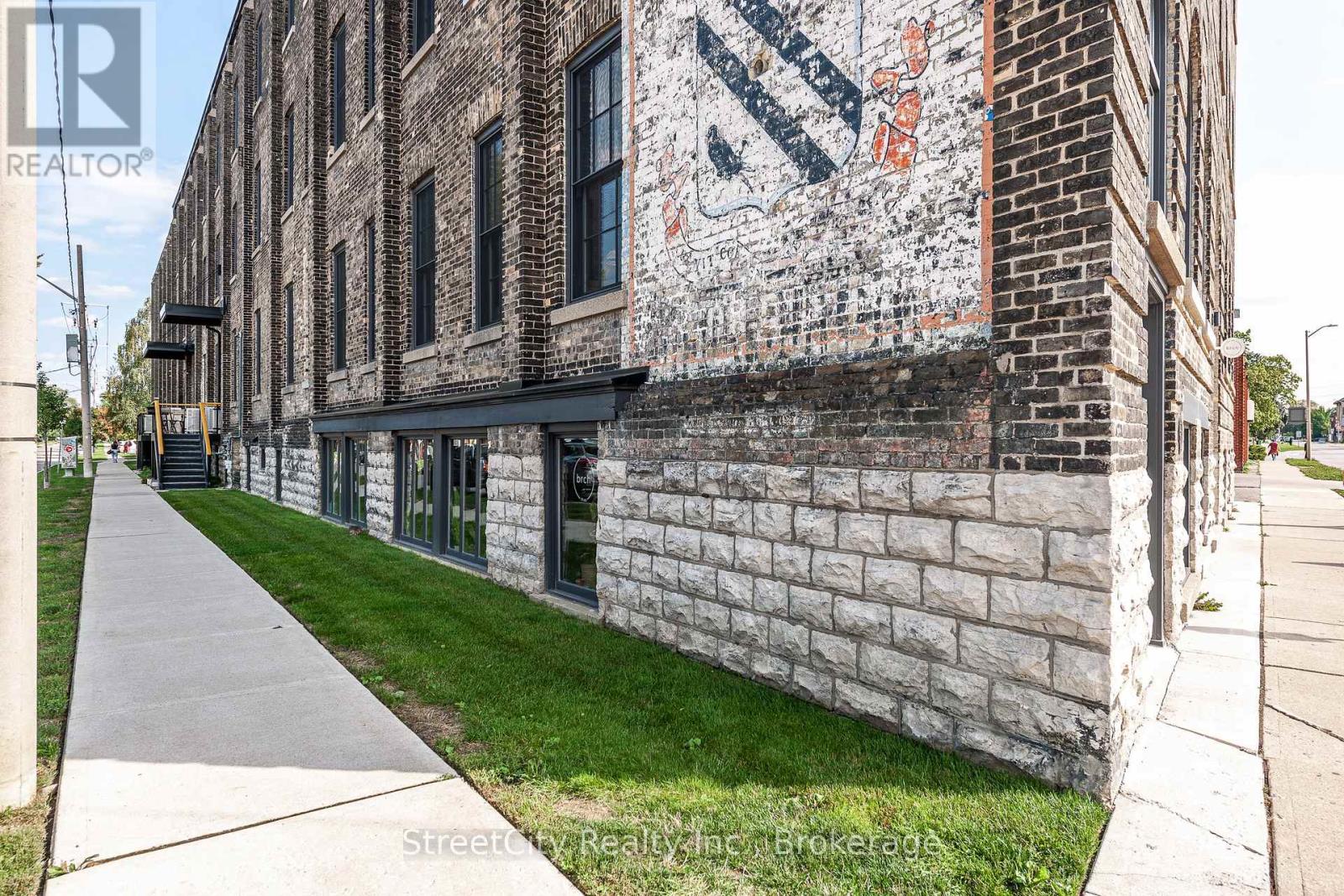 104 - 245 Downie Street, Stratford, Ontario  N5A 1X5 - Photo 5 - X12394270