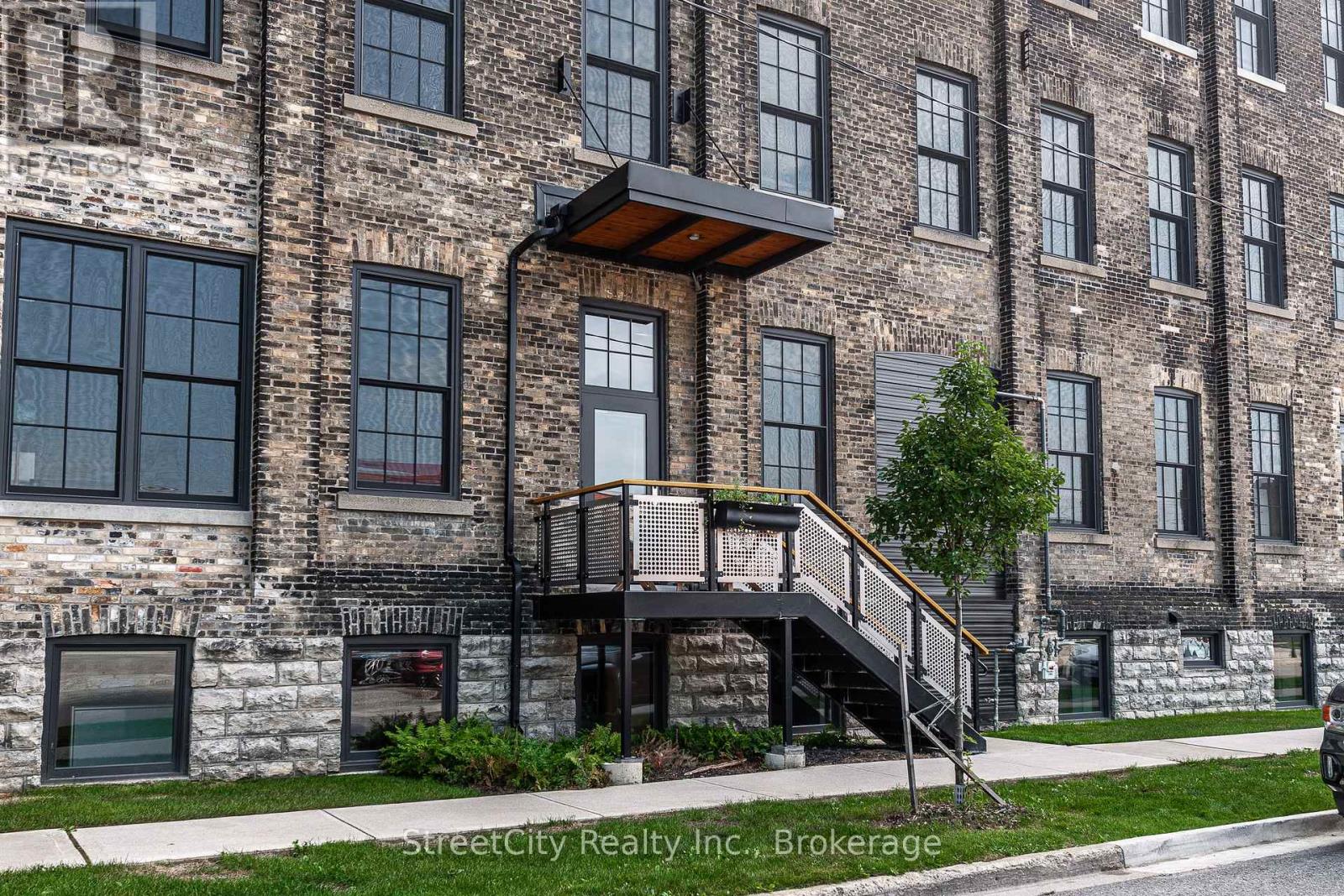 104 - 245 Downie Street, Stratford, Ontario  N5A 1X5 - Photo 6 - X12394270
