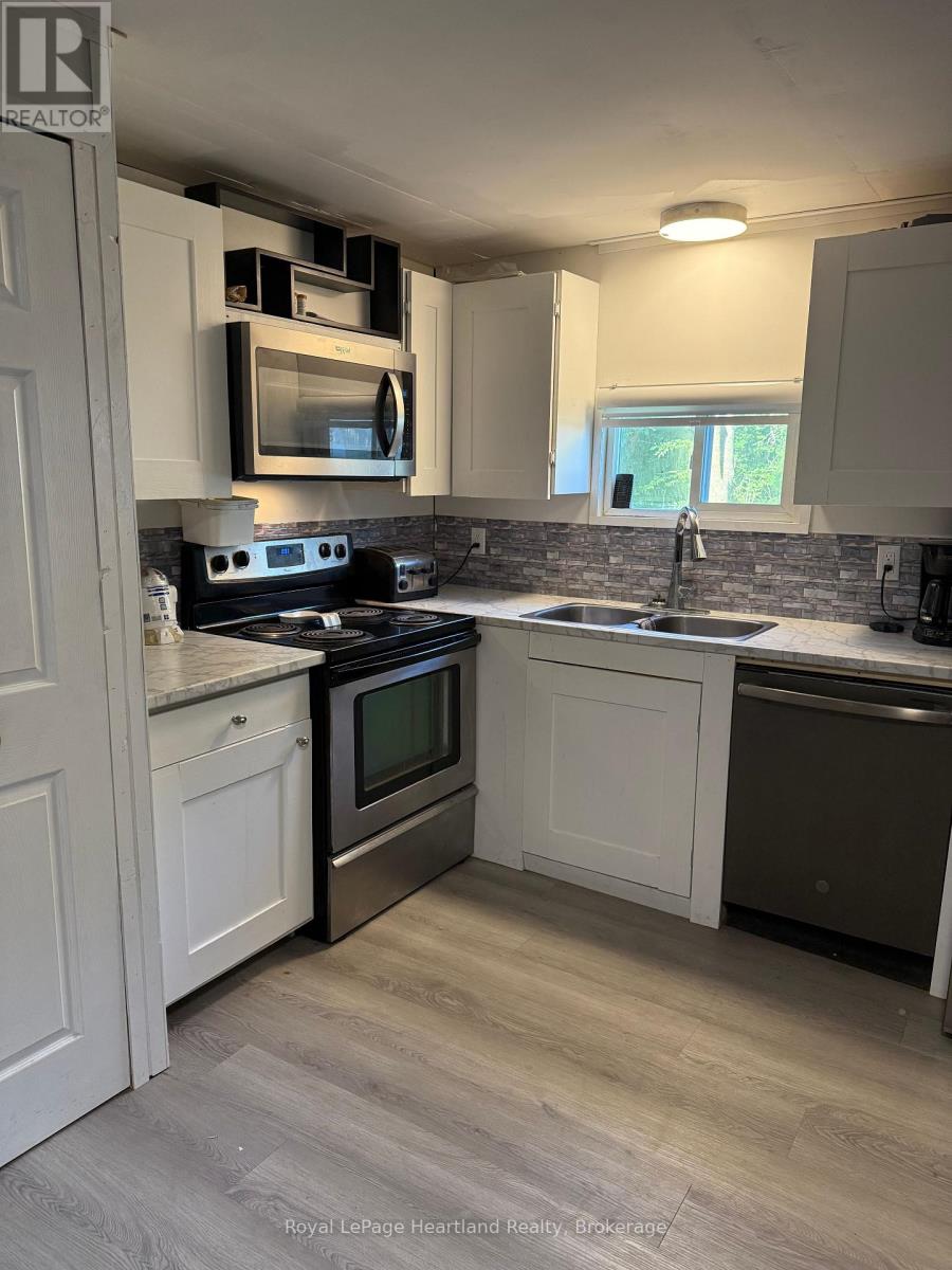 75049 Hensall Road, Huron East (Tuckersmith), Ontario  N0K 1W0 - Photo 6 - X12394314