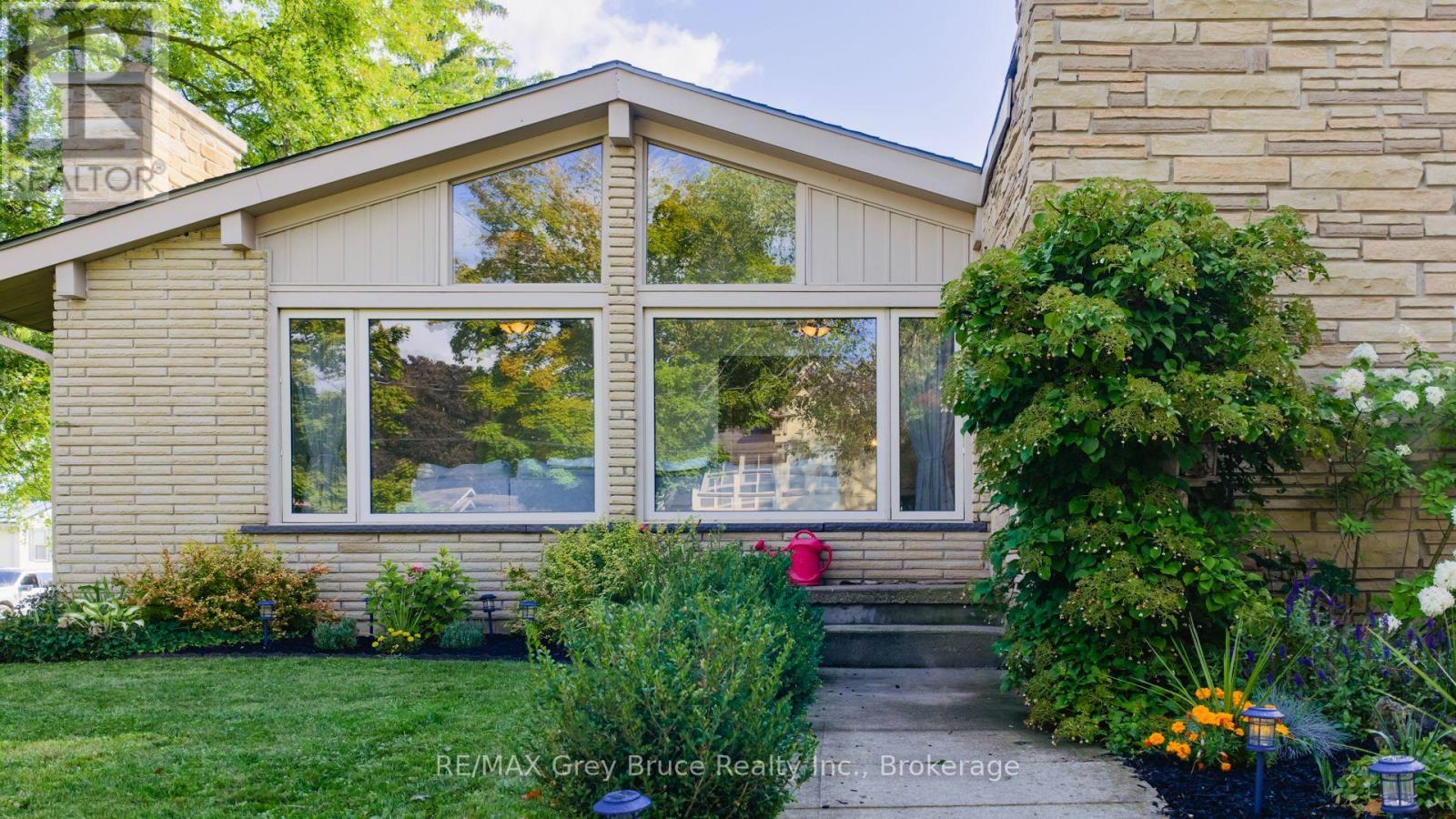 161 1st Avenue N, Arran-Elderslie, Ontario  N0H 2N0 - Photo 2 - X12394346