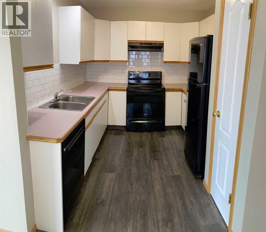 Property at 28 Wildrose Drive image 4