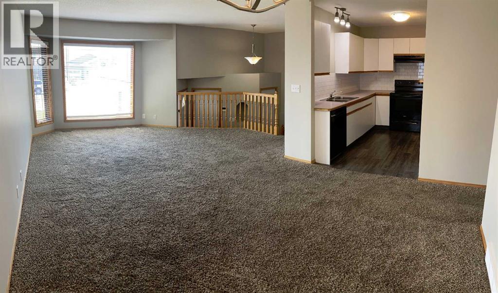 Property at 28 Wildrose Drive image 3
