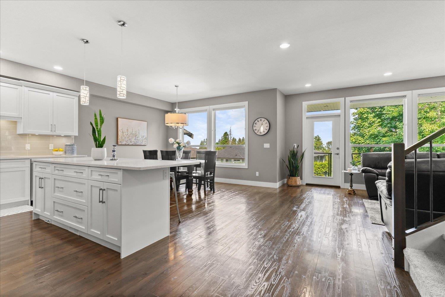 Property at 7569 DICKINSON PLACE image 5