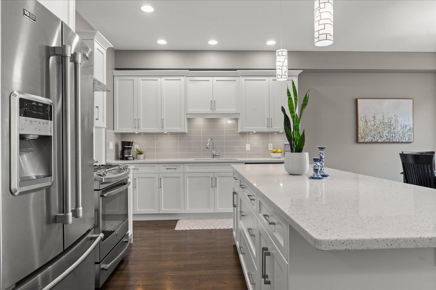 Property at 7569 DICKINSON PLACE image 2