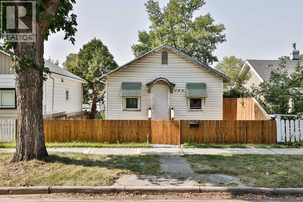 Property at 140 20 Street N image 1
