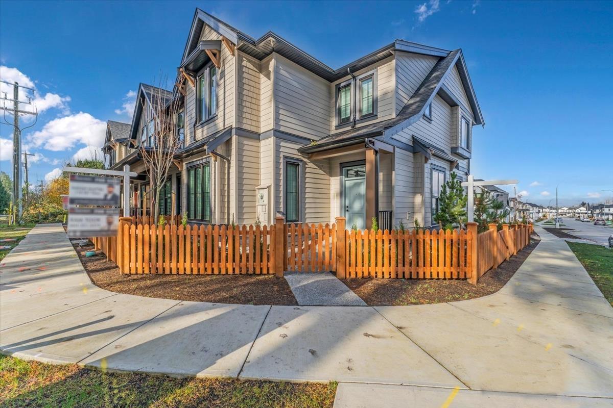 20489 74B AVENUE, Langley, British Columbia