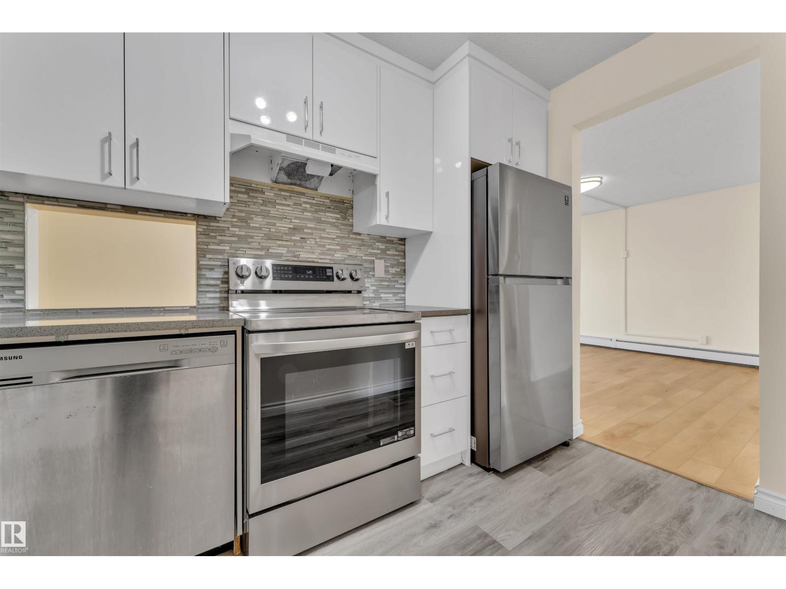 #5 3855 76 ST NW, Edmonton, Alberta