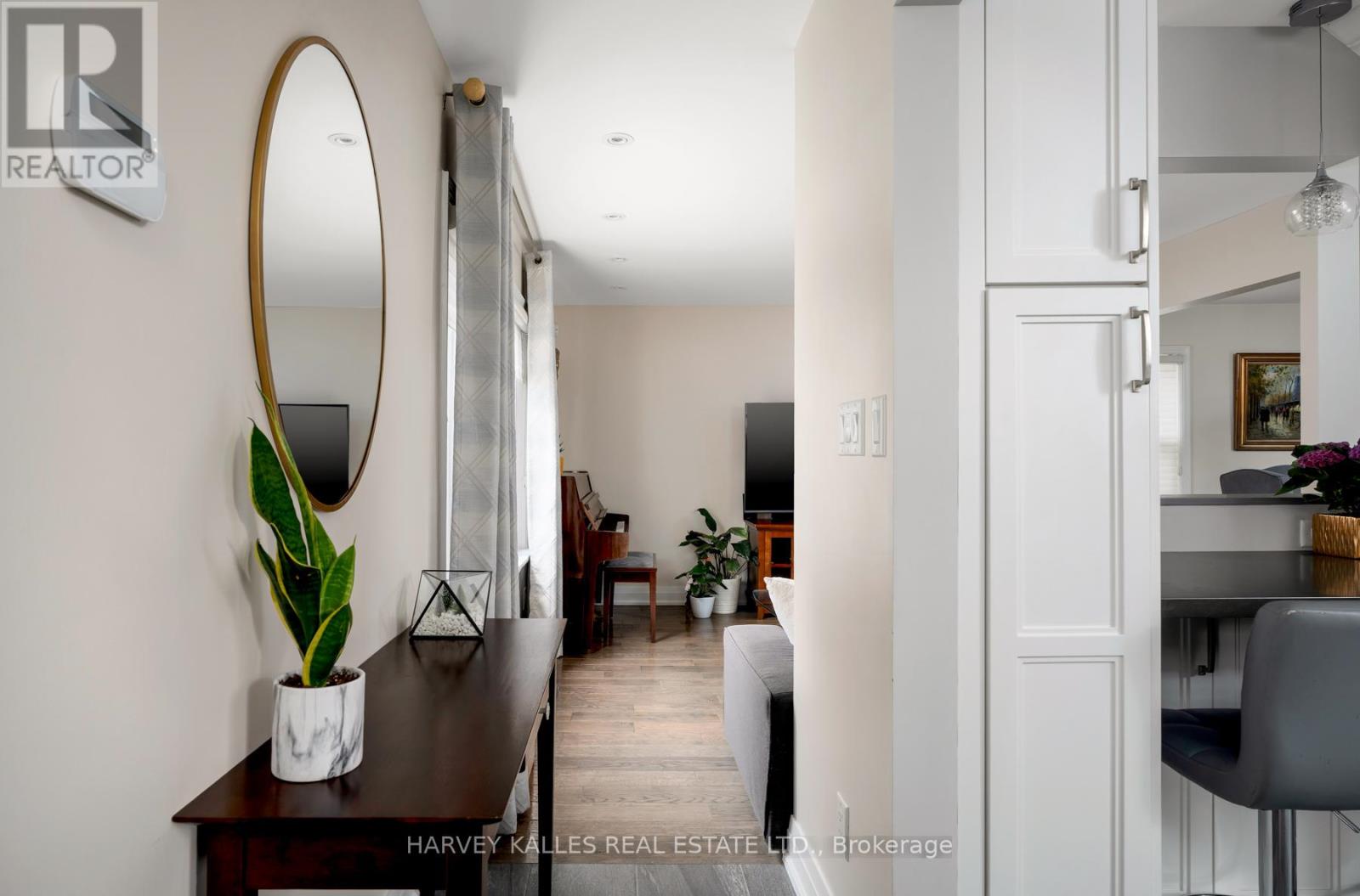 89 Charleswood Drive, Toronto (Clanton Park), Ontario  M3H 1X5 - Photo 2 - C12394134