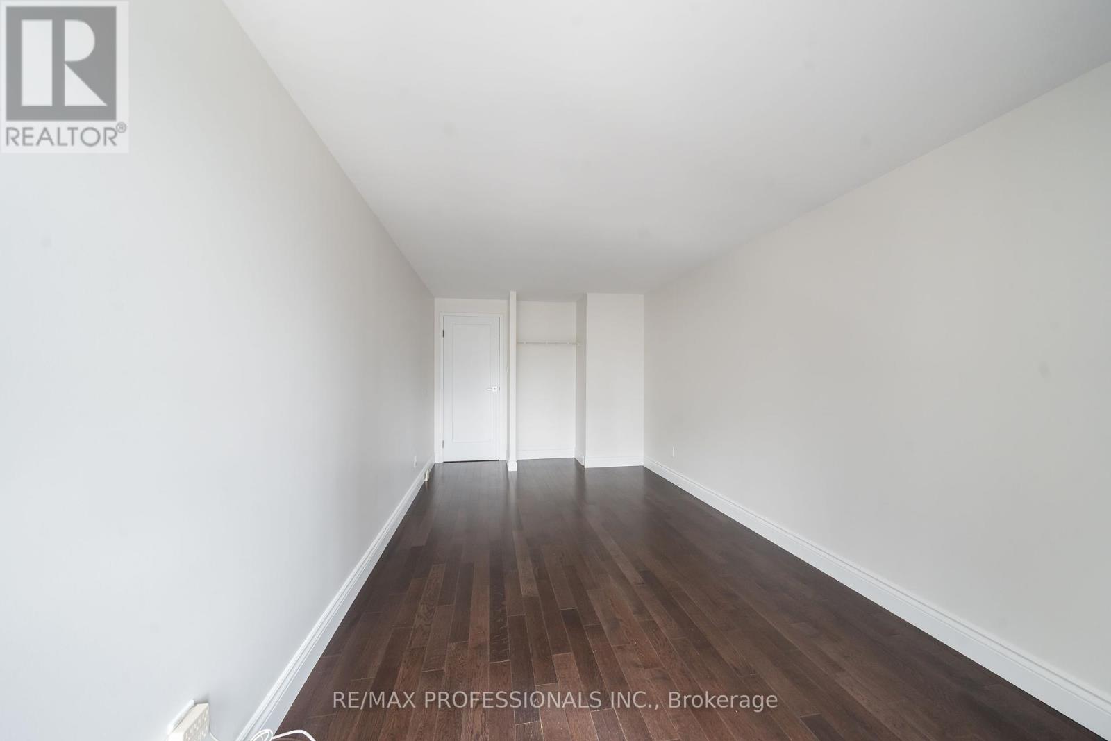 2302 - 25 The Esplanade, Toronto, Ontario M5E 1W5 - Photo 16 - C12394234