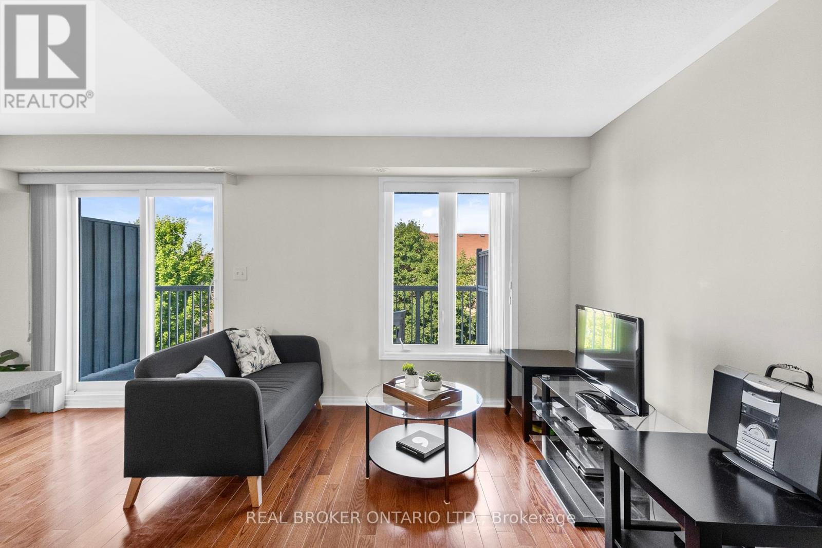 Property at 27 - 649E WARDEN AVENUE image 3