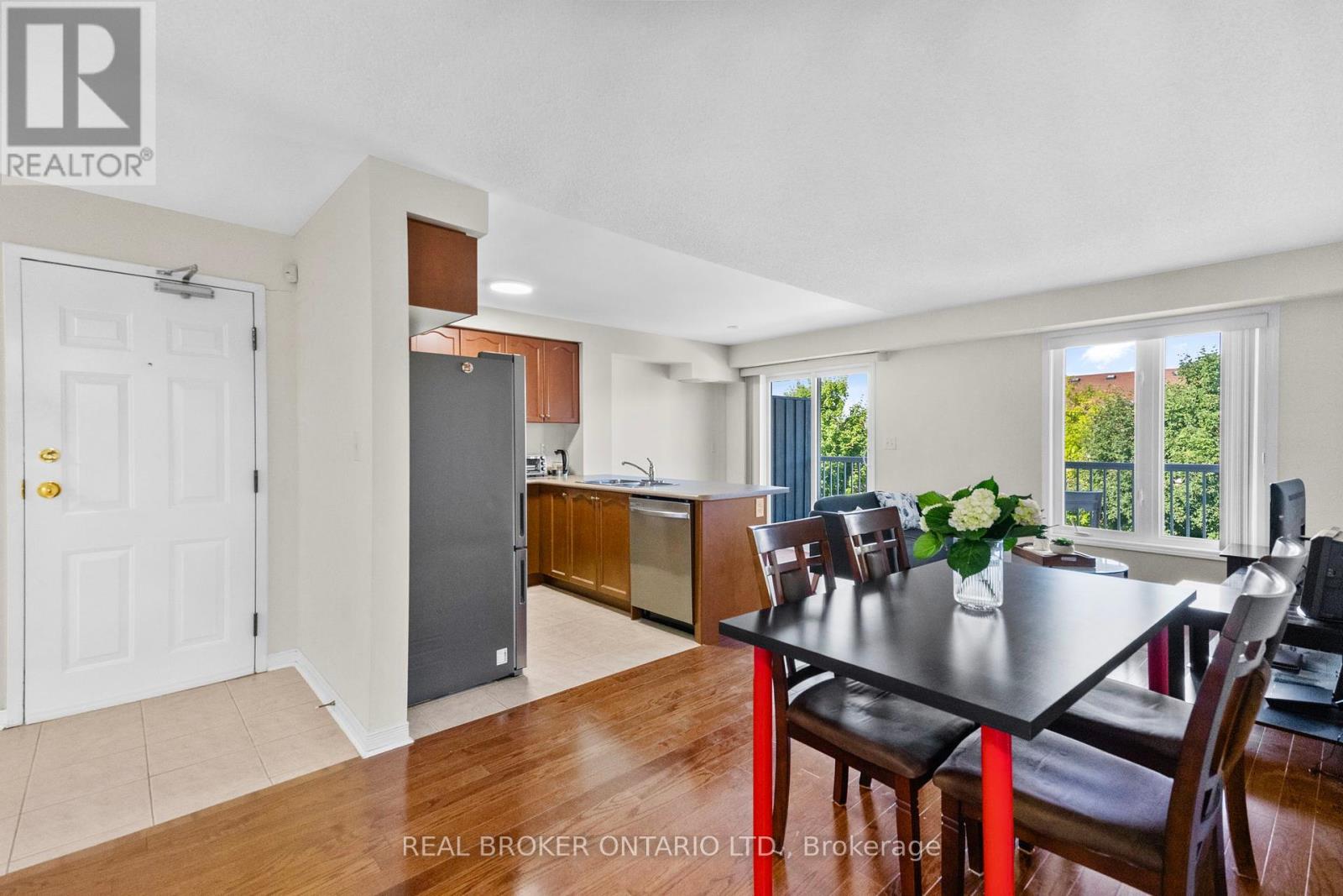 Property at 27 - 649E WARDEN AVENUE image 4