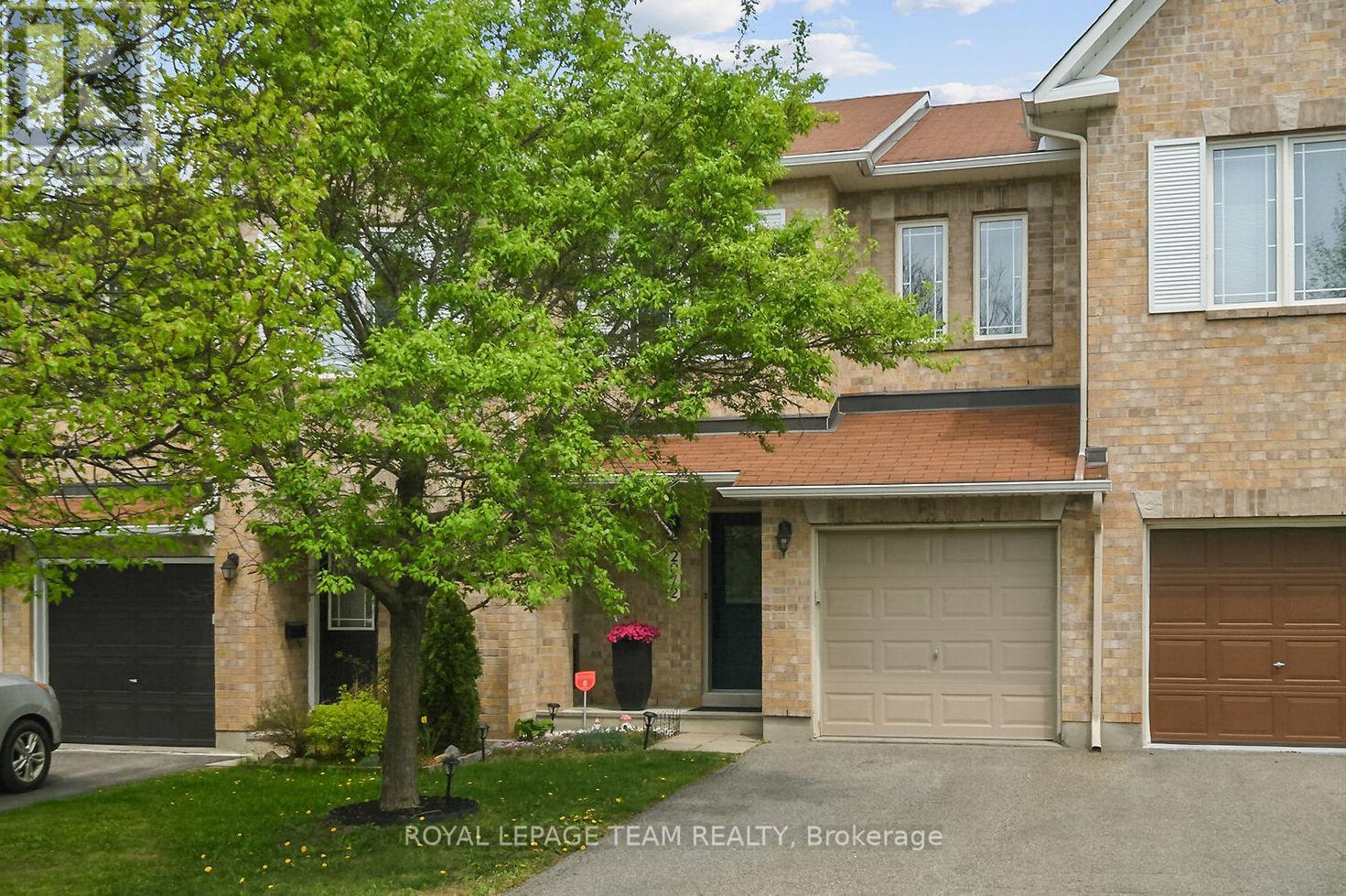 Property at 2072 DUNOLLIE CRESCENT image 1