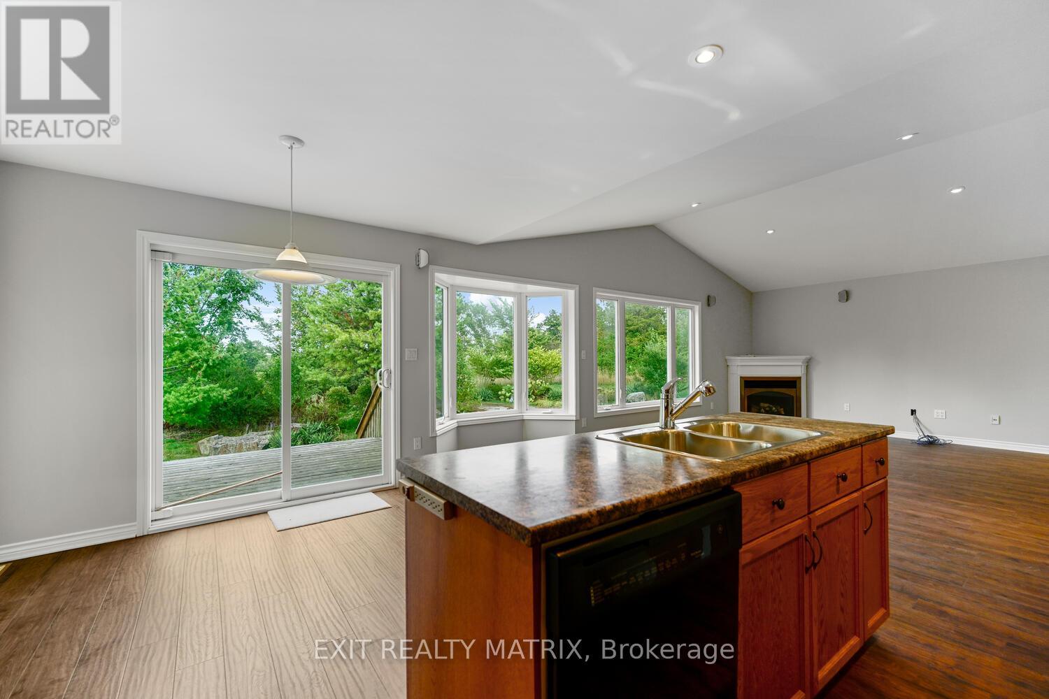145 Garfield Street S, Gananoque, Ontario  K7G 3G2 - Photo 9 - X12388553