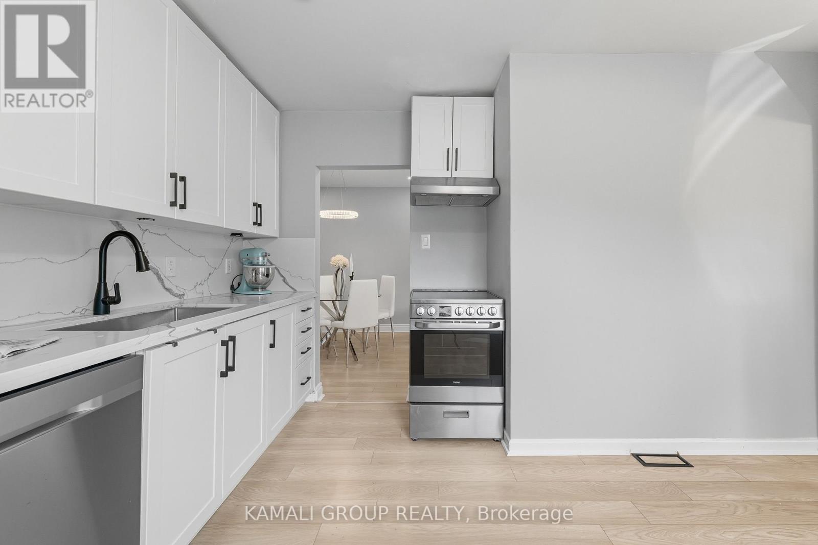 265 Penn Avenue, Newmarket (Bristol-London), Ontario  L3Y 2S4 - Photo 14 - N12394189