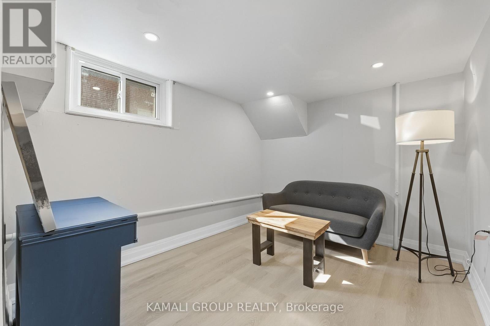 265 Penn Avenue, Newmarket (Bristol-London), Ontario  L3Y 2S4 - Photo 29 - N12394189