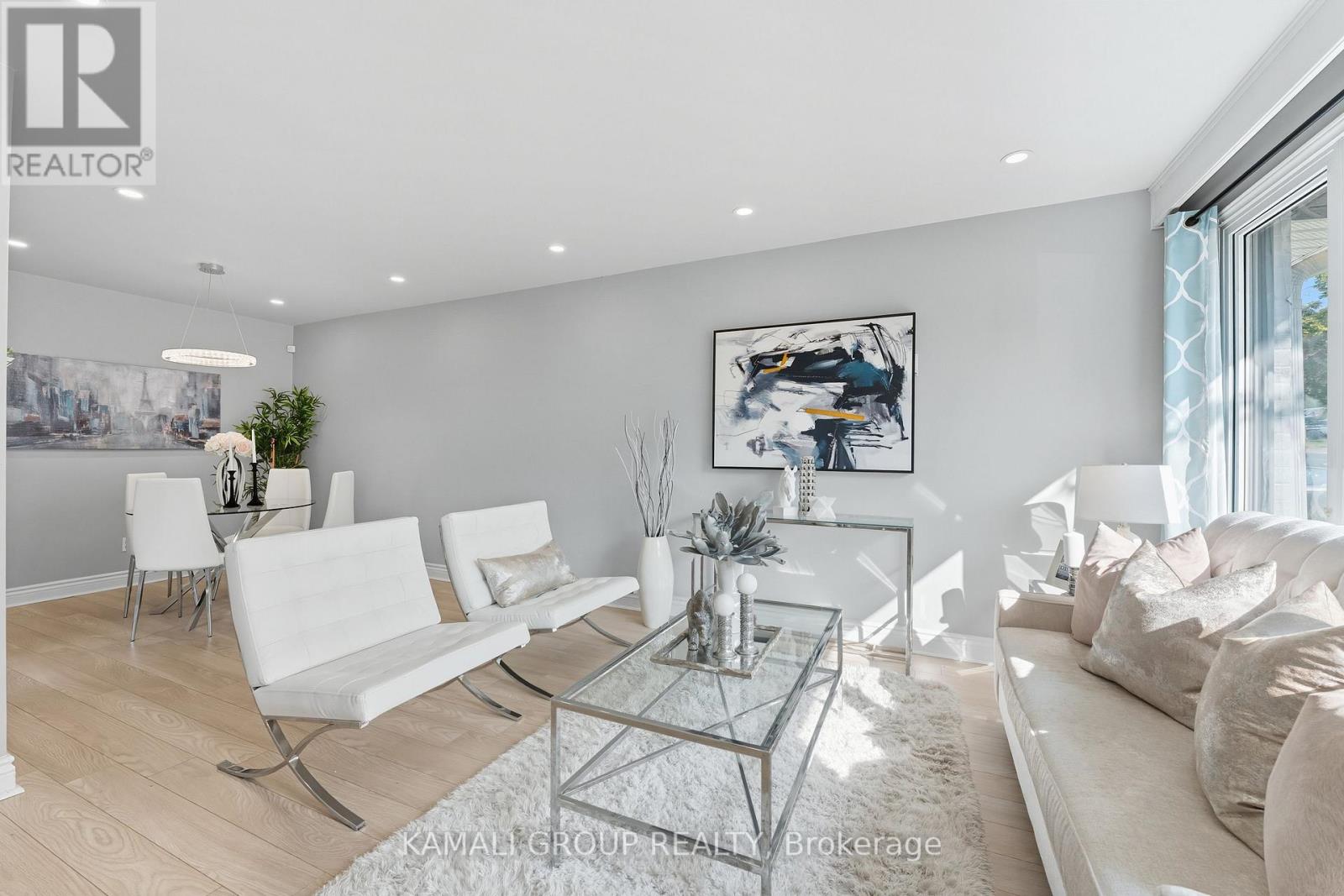 265 Penn Avenue, Newmarket (Bristol-London), Ontario  L3Y 2S4 - Photo 5 - N12394189