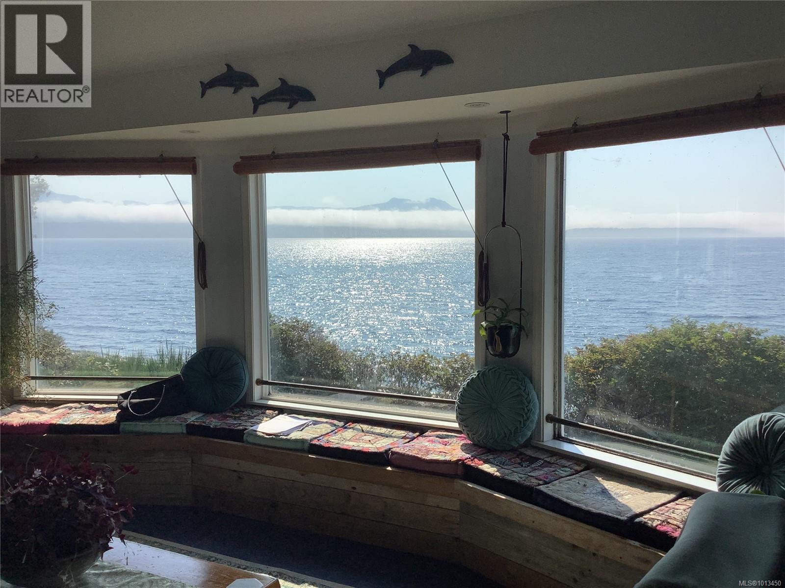 90 1st St, Sointula, British Columbia