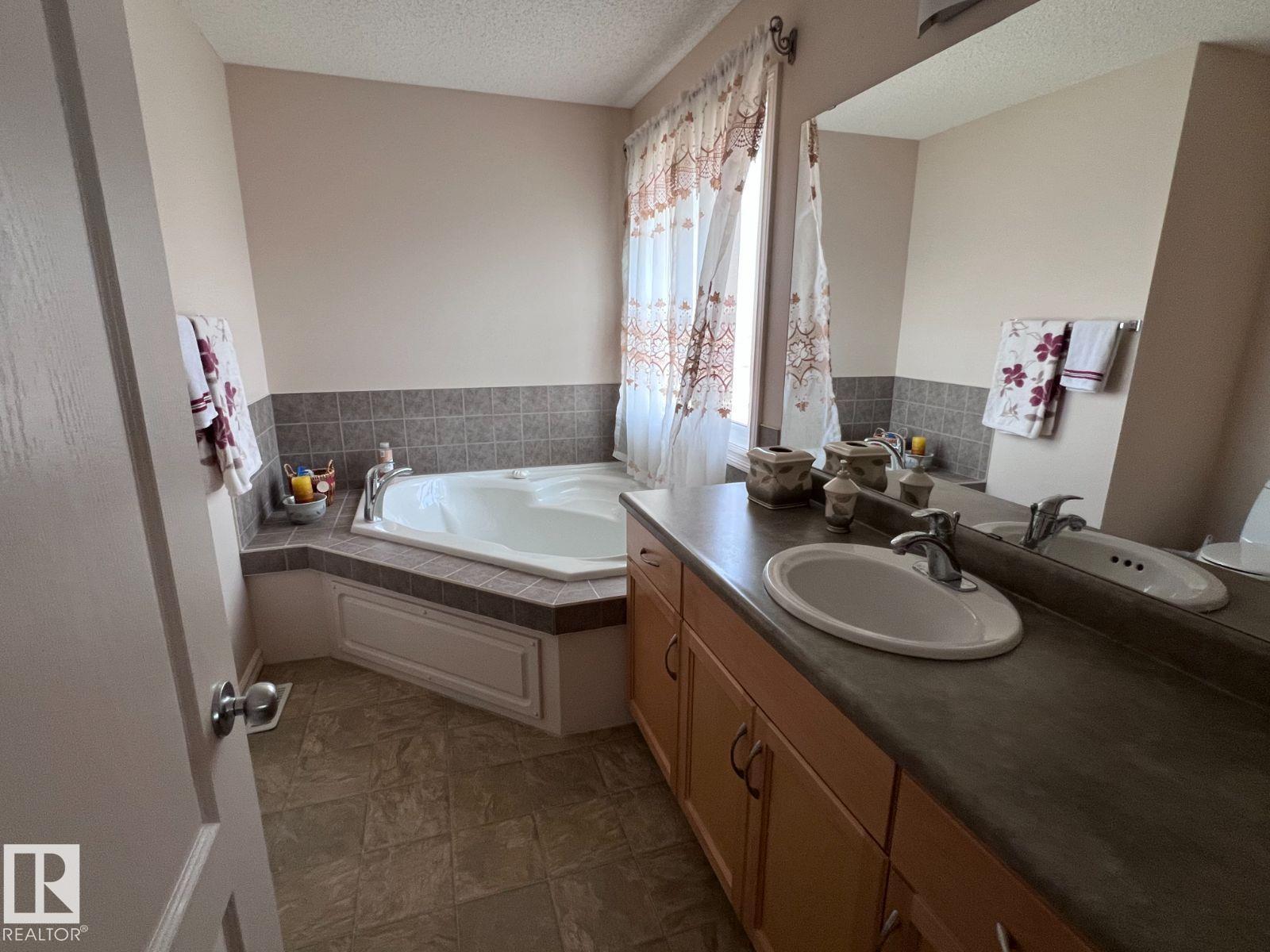 20707 56 Av Nw, Edmonton, Alberta  T6M 0B7 - Photo 12 - E4457027