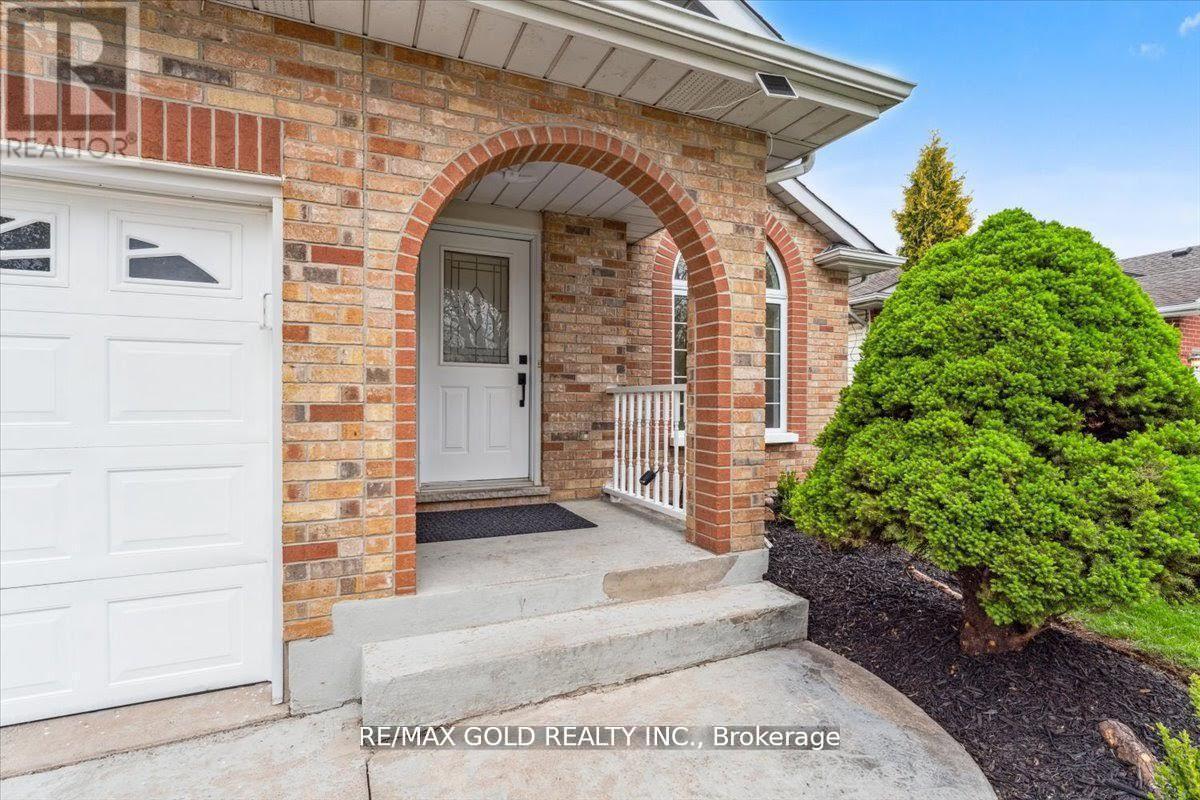 8163 Harvest Crescent, Niagara Falls, Ontario  L2H 3G4 - Photo 3 - X12391700