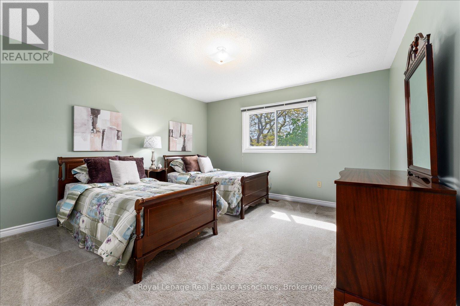 1546 Hollywell Avenue, Mississauga, Ontario  L5N 4P5 - Photo 29 - W12394181