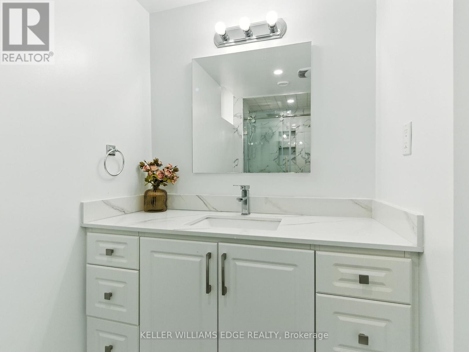 200 Giddings Crescent E, Milton (Sc Scott), Ontario  L9T 7A7 - Photo 34 - W12394225