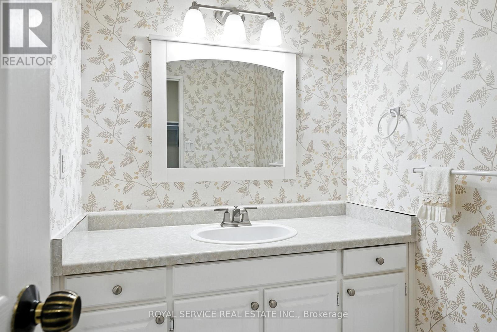 101 - 337 Simcoe Street N, Oshawa, Ontario  L1G 4T2 - Photo 18 - E12384372