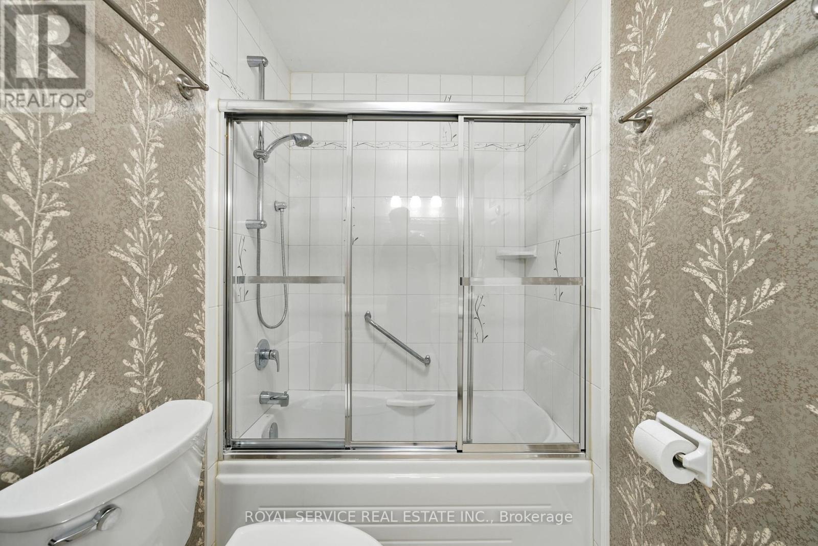 101 - 337 Simcoe Street N, Oshawa, Ontario  L1G 4T2 - Photo 27 - E12384372