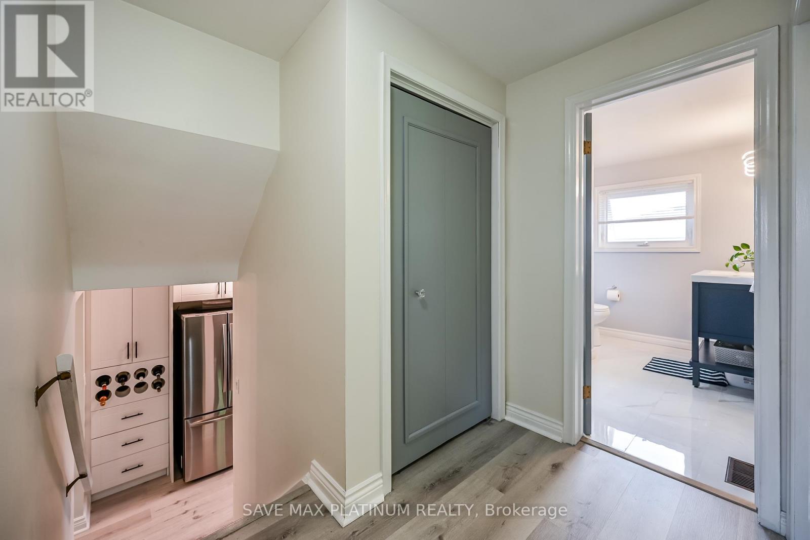18 Gardenia Court, Hamilton, Ontario  L8K 3X6 - Photo 8 - X12394147