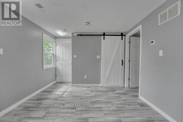 17 Kirk Street, St. Catharines (Western Hill), Ontario  L2S 1B8 - Photo 12 - X12394164