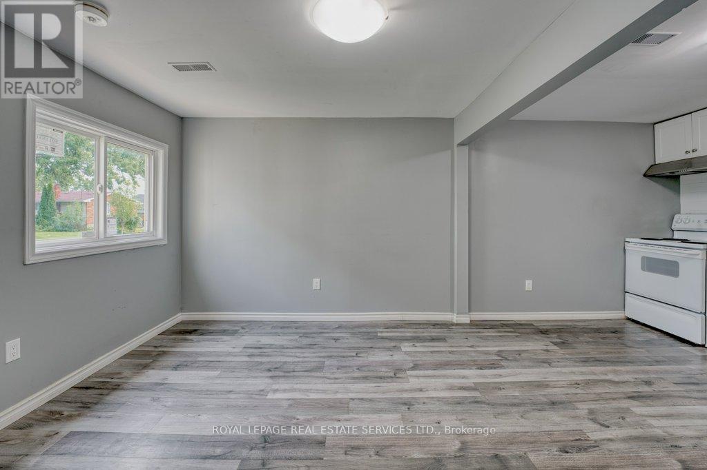 17 Kirk Street, St. Catharines (Western Hill), Ontario  L2S 1B8 - Photo 30 - X12394164