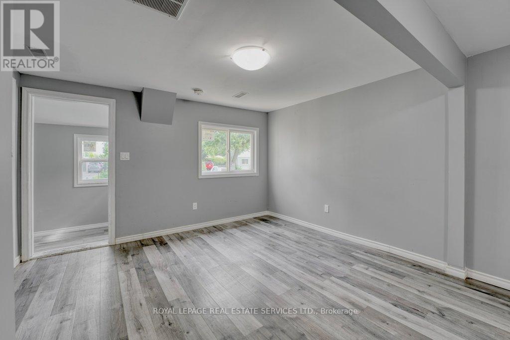 17 Kirk Street, St. Catharines (Western Hill), Ontario  L2S 1B8 - Photo 31 - X12394164