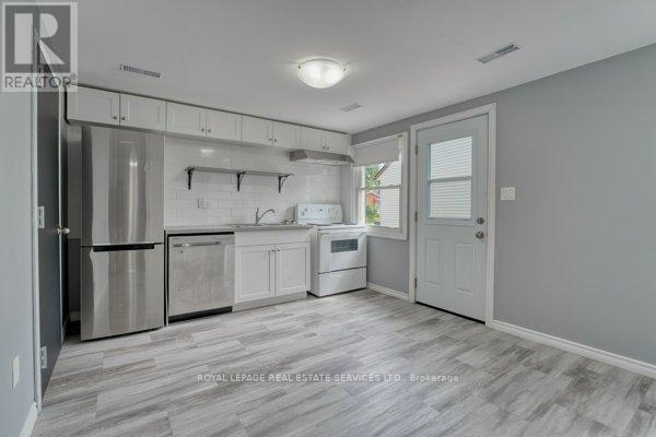 17 Kirk Street, St. Catharines (Western Hill), Ontario  L2S 1B8 - Photo 7 - X12394164