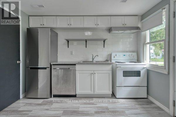 17 Kirk Street, St. Catharines (Western Hill), Ontario  L2S 1B8 - Photo 8 - X12394164